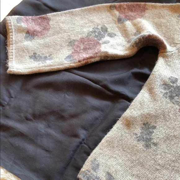 Lucky Brand Kids Sweater - Beige and Pink Floral - Picture 4 of 5